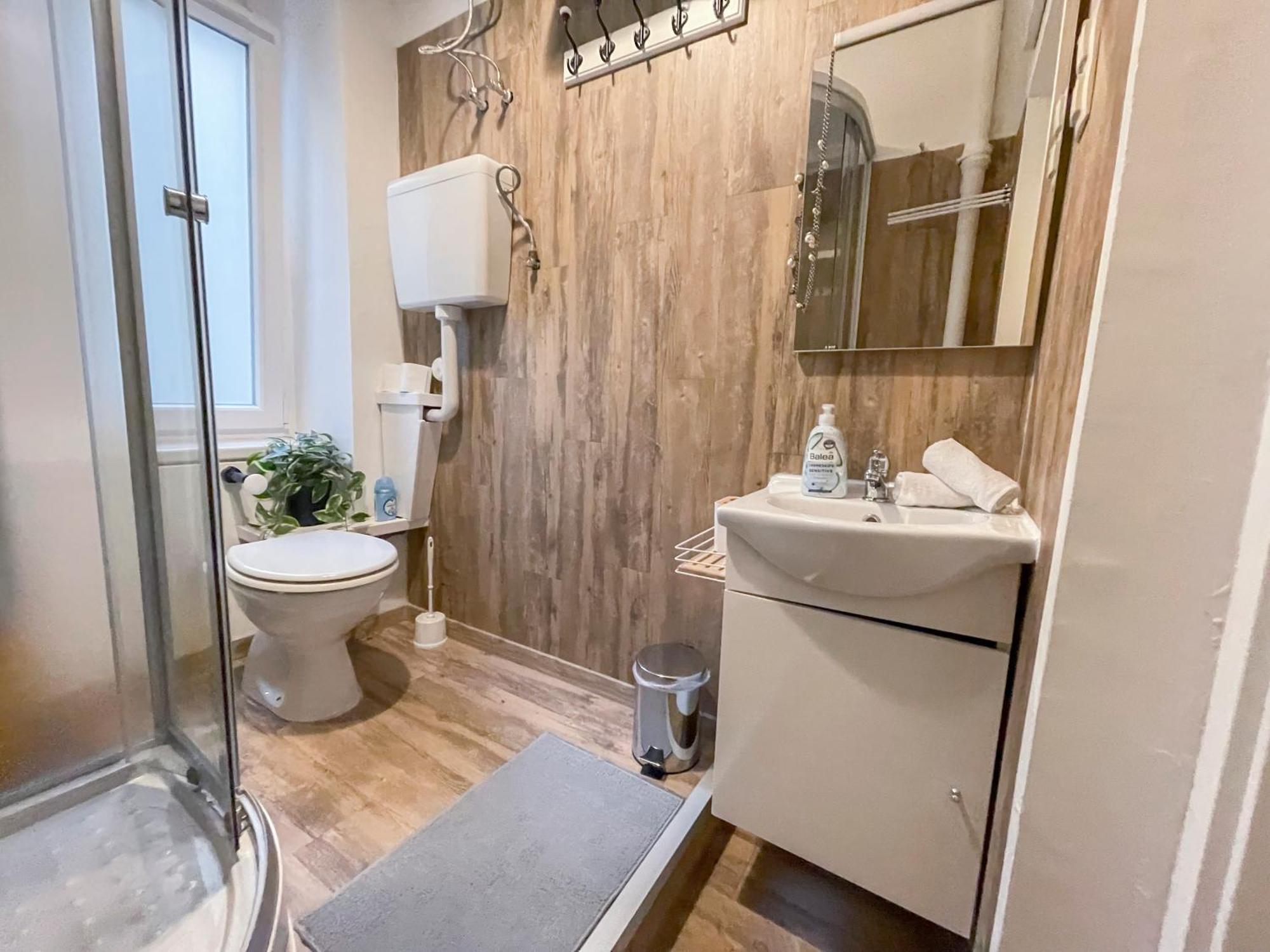 Free Parking, Downtown Apartment Near New York Cafe Budapest Exterior photo