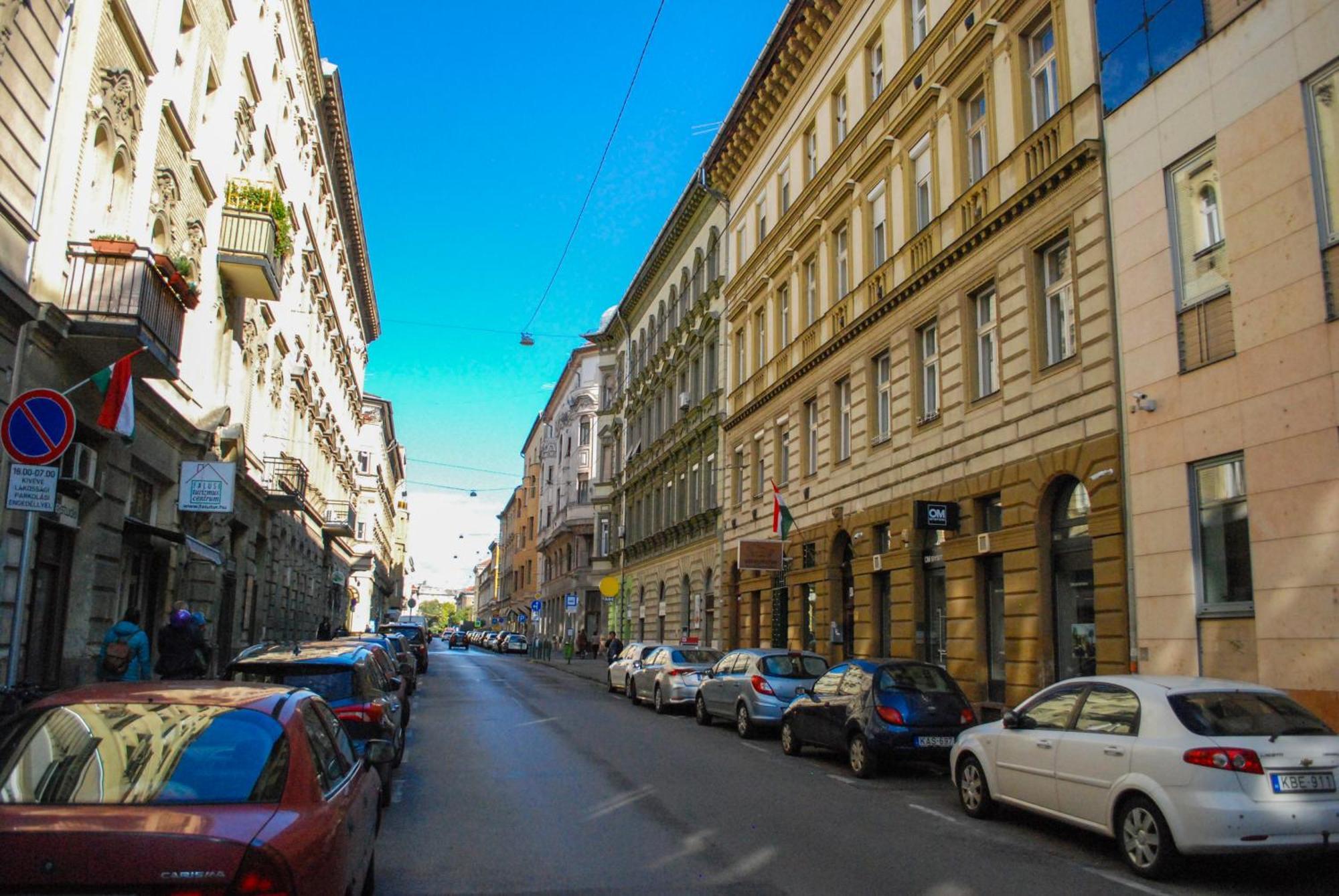Free Parking, Downtown Apartment Near New York Cafe Budapest Exterior photo